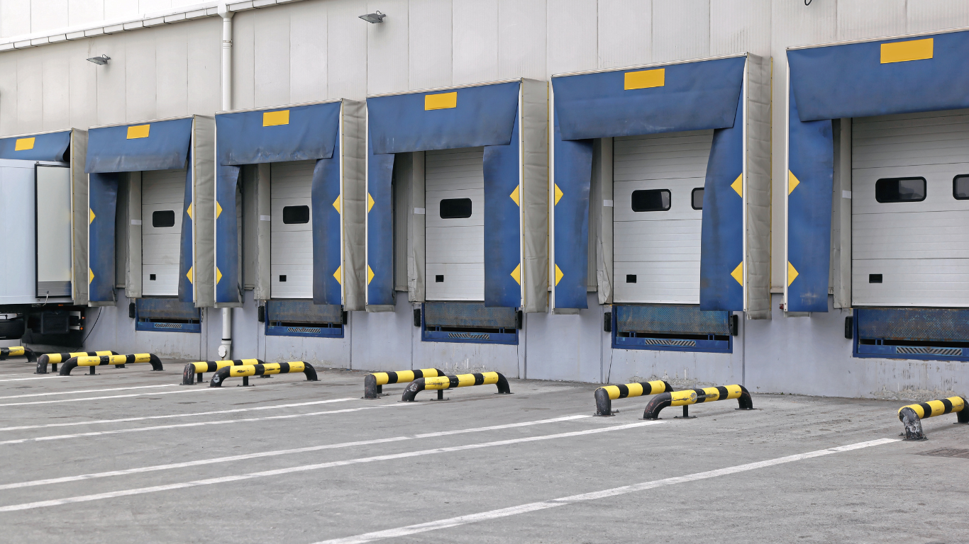 When to Use a Liftgate Delivery Service